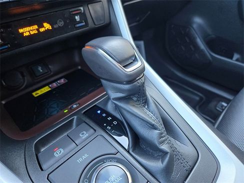 Used 2022 Toyota RAV4 Limited image 34