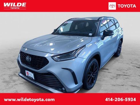 Certified 2025 Toyota Highlander XSE AWD/4WD image 1