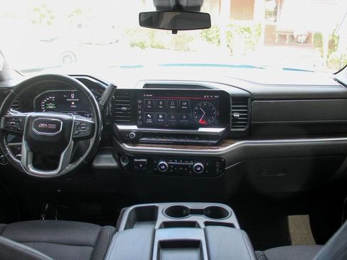 Used 2022 GMC Sierra 1500 Elevation image 24