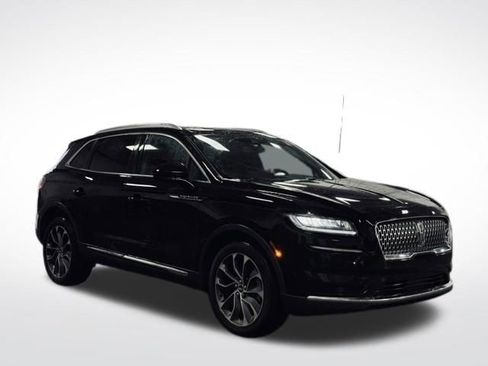 Used 2022 Lincoln Nautilus Reserve image 4