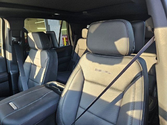 New 2026 GMC Yukon Denali w/ Denali Reserve Package AWD/4WD image 23