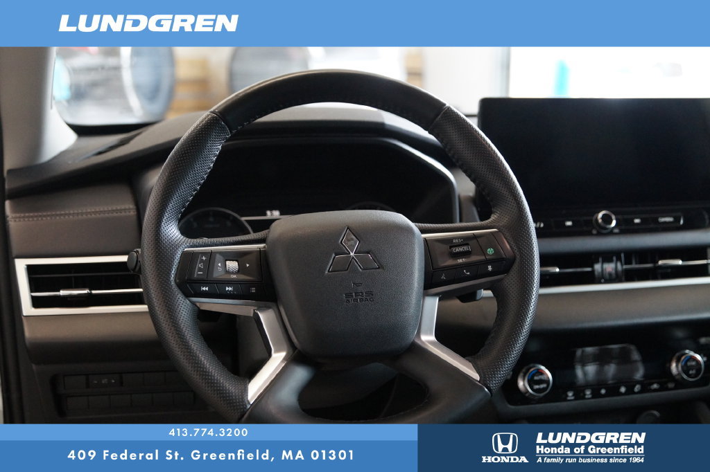 Used 2025 Mitsubishi Outlander AWD image 18