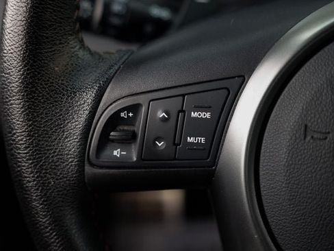 Used 2011 Kia Forte Koup SX FWD image 29
