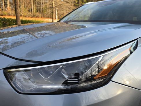 Used 2024 Toyota Highlander LE image 29