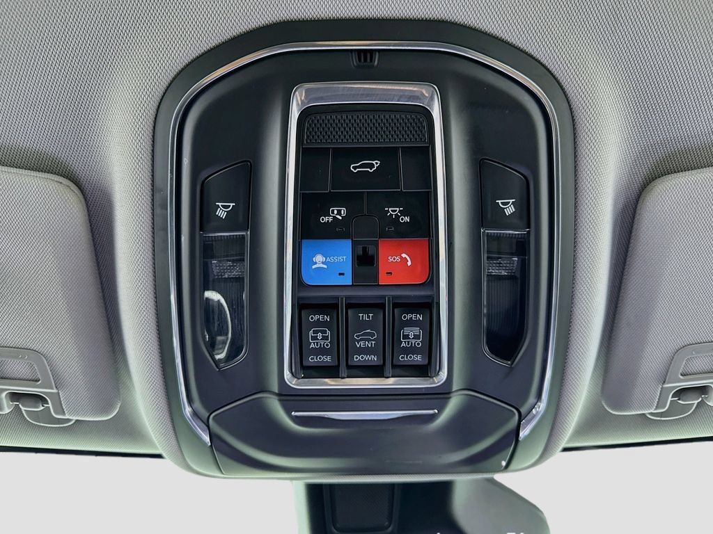 Used 2023 Jeep Grand Cherokee 4WD 4xe image 23