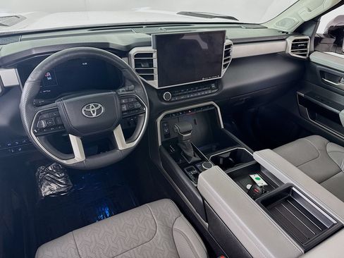 Used 2024 Toyota Tundra Limited AWD/4WD image 19