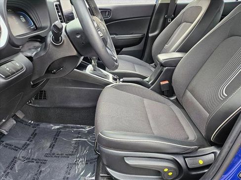 Used 2025 Hyundai Venue Limited FWD image 16