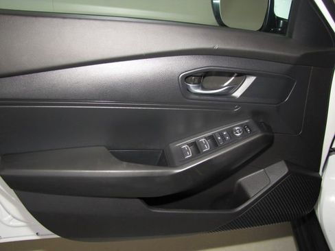 Certified 2025 Honda Accord LX image 9