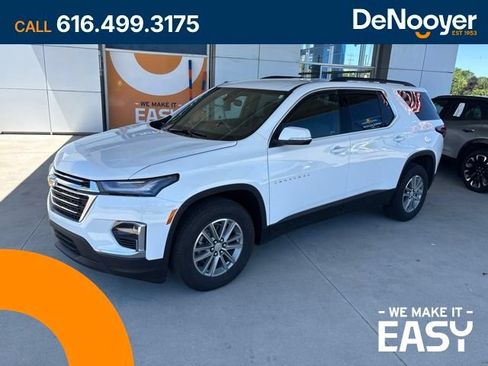 Used 2023 Chevrolet Traverse LT AWD/4WD image 1