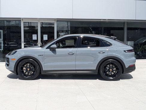 New 2025 Porsche Cayenne S AWD/4WD image 2
