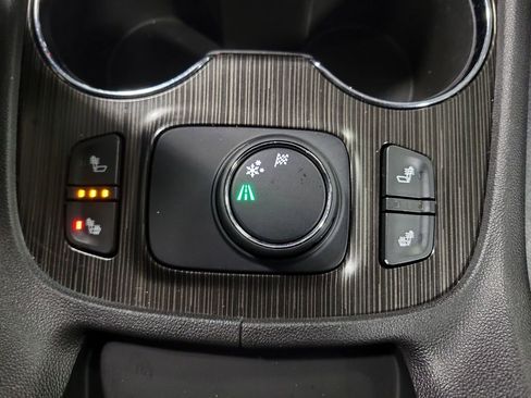 Used 2020 GMC Acadia SLT image 16