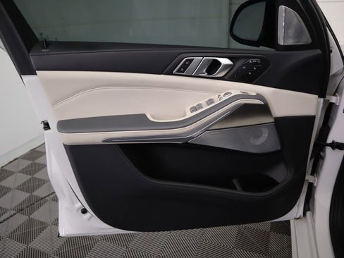 Certified 2024 BMW X7 M60i w/ Executive Package image 26