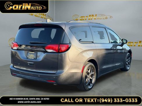 Used 2019 Chrysler Pacifica Limited w/ S Appearance Package image 5