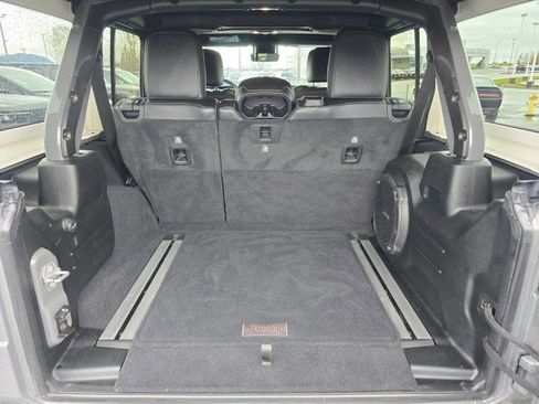 Certified 2020 Jeep Wrangler Unlimited Sahara AWD/4WD image 18