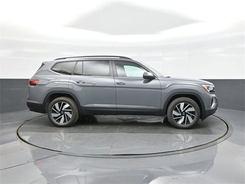 New 2026 Volkswagen Atlas SE image 8