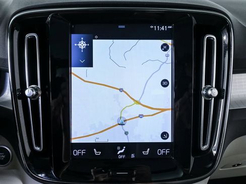 Used 2019 Volvo XC40 T5 Momentum image 14