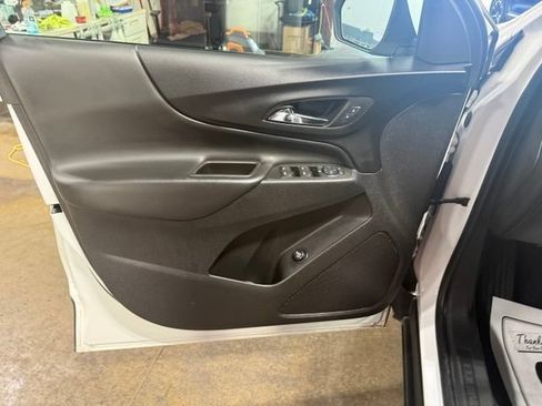 Used 2023 Chevrolet Equinox LT AWD/4WD image 14
