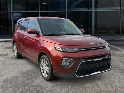 Used 2022 Kia Soul LX image 1
