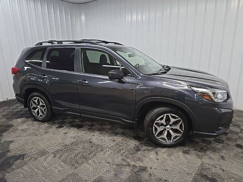 Used 2019 Subaru Forester Premium image 1