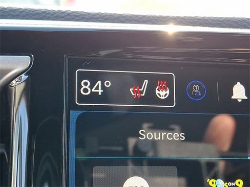 Used 2024 Chrysler Pacifica Touring-L image 23