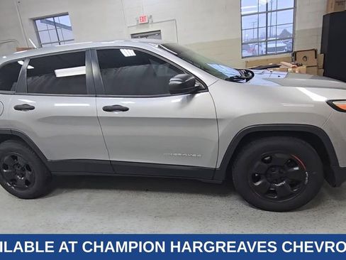 Used 2016 Jeep Cherokee Sport w/ Safety Group image 2