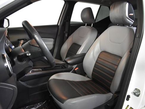 Used 2021 Nissan Kicks SR w/ SR Premium Package FWD image 9