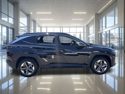 Certified 2025 Hyundai Tucson SEL AWD/4WD image 3
