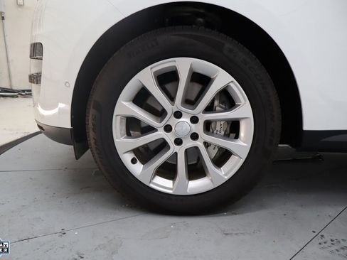 Used 2025 Land Rover Range Rover Sport SE image 12