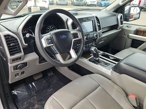 Used 2018 Ford F150 Lariat w/ Equipment Group 502A Luxury image 13