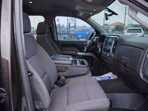 Used 2018 Chevrolet Silverado 1500 LT w/ All Star Edition image 28