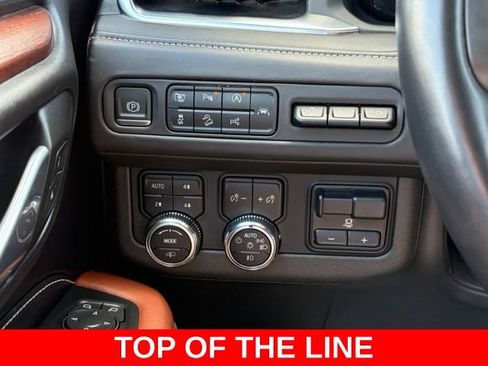 Used 2023 GMC Yukon Denali Ultimate AWD/4WD image 23