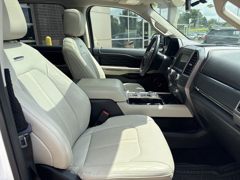 Used 2018 Ford Expedition Max Platinum AWD/4WD image 35