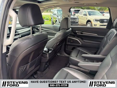 Used 2025 Kia Telluride S AWD/4WD image 32