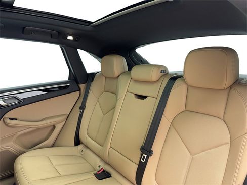 Used 2025 Porsche Macan Turbo image 38