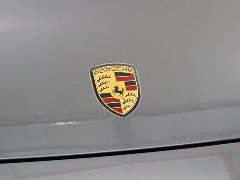 Used 2023 Porsche Cayenne AWD/4WD image 9