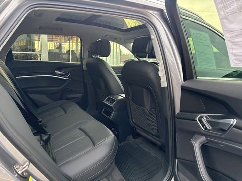 Used 2019 Audi e-tron Premium Plus image 22