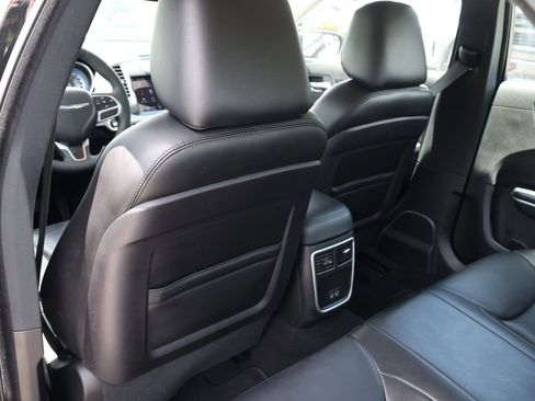 Used 2023 Chrysler 300 Touring L RWD image 17