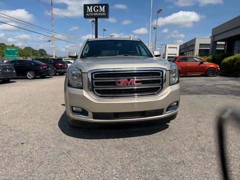 Used 2017 GMC Yukon SLE w/ SLE Value Package AWD/4WD image 5