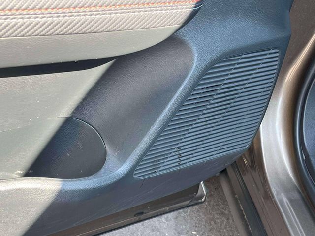 Used 2025 Nissan Kicks SR AWD/4WD image 27
