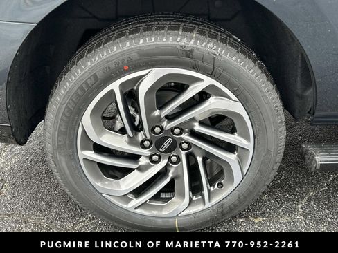 New 2026 Lincoln Navigator Reserve AWD/4WD image 18