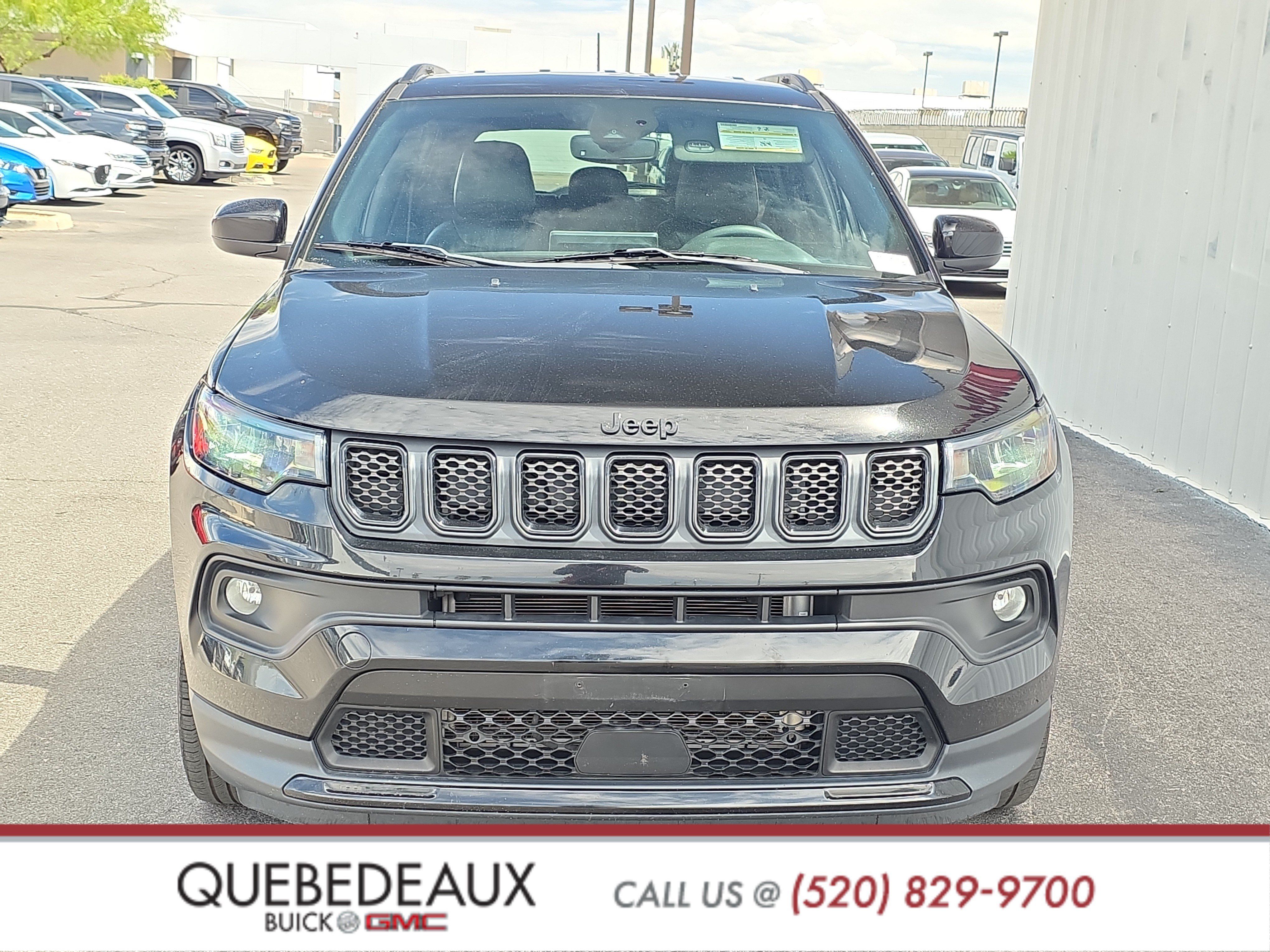 Used 2023 Jeep Compass Latitude w/ Convenience Group AWD/4WD image 2