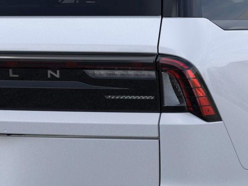 New 2026 Lincoln Navigator Reserve w/ Jet Appearance Package AWD/4WD image 21