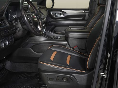 Used 2021 GMC Yukon XL AT4 w/ AT4 Premium Plus Package AWD/4WD image 15