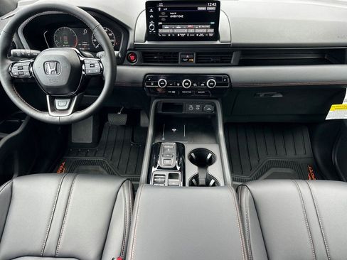 New 2025 Honda Pilot TrailSport image 14