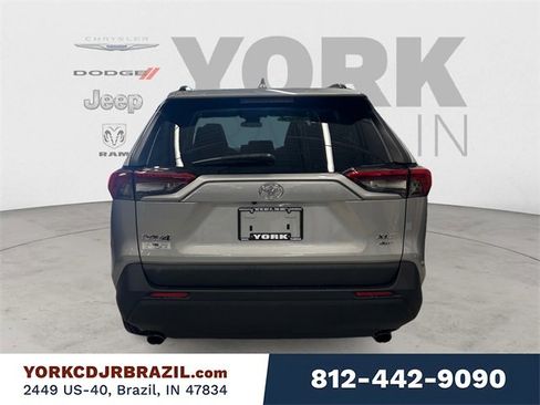 Used 2019 Toyota RAV4 XLE w/ Carpet Mat Package image 4