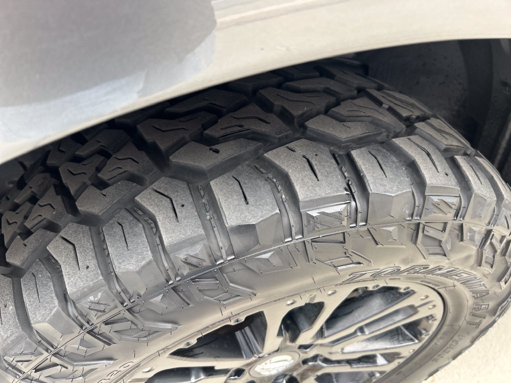 Used 2018 Nissan Titan SV w/ SV Convenience Package AWD/4WD image 22