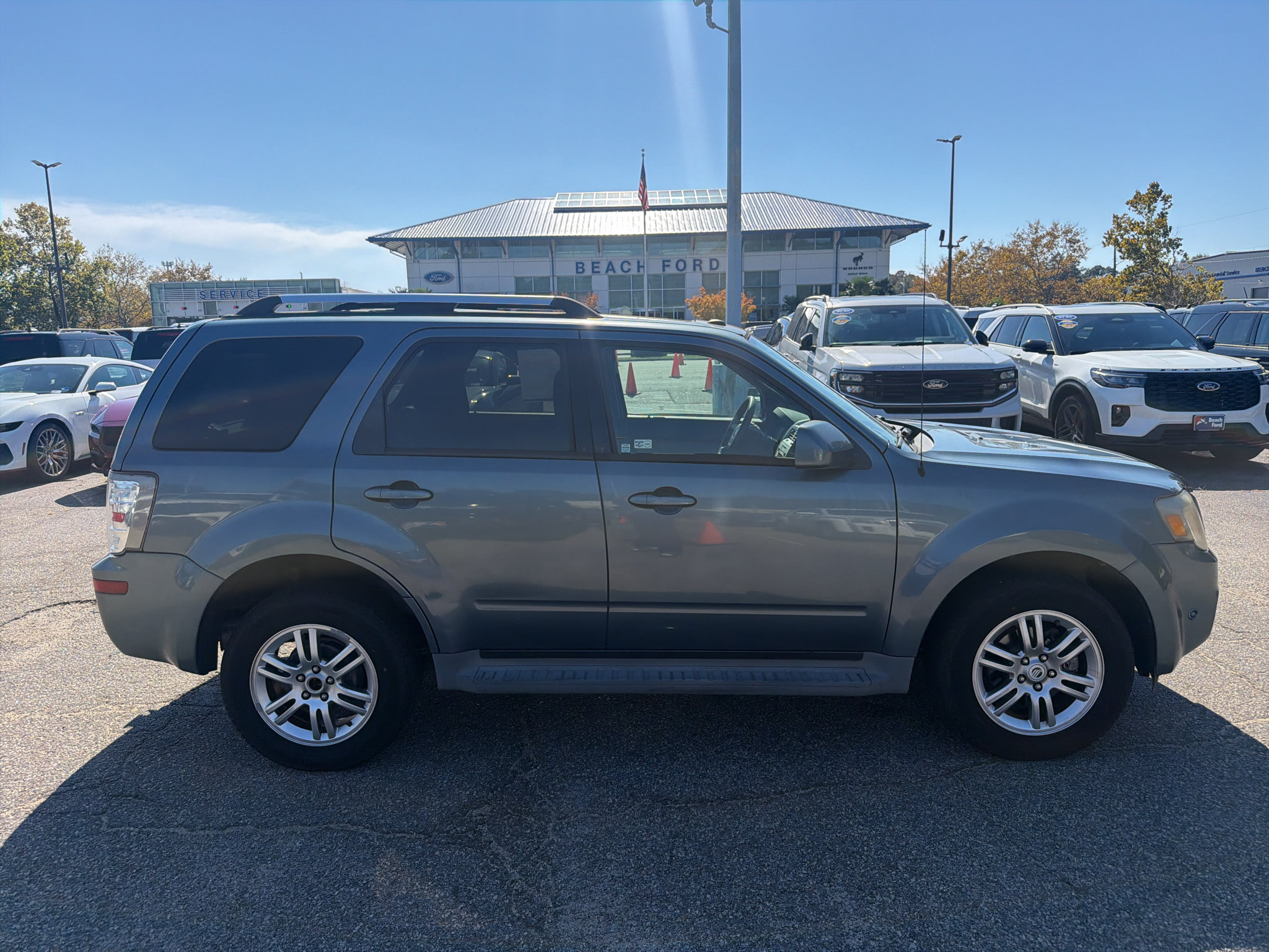 Used 2010 Mercury Mariner Premier AWD/4WD image 4