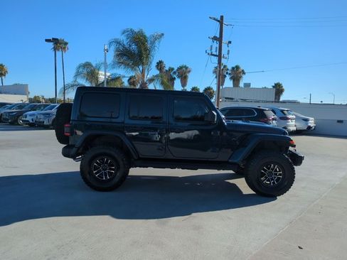 Used 2025 Jeep Wrangler Unlimited Rubicon AWD/4WD image 4