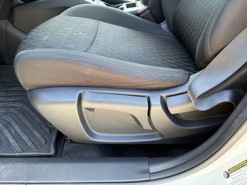 Used 2020 Nissan Rogue S AWD/4WD image 26