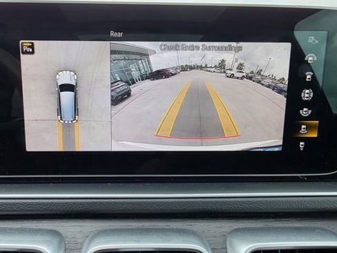 Used 2022 Mercedes-Benz GLS 450 4MATIC image 14